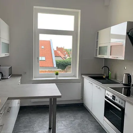 Moderne 4 Zimmer Apartment Mit Bergblick Stadtzentrum Contactless Check-In Gehrden  Exterior photo