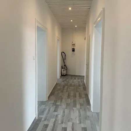 Moderne 4 Zimmer Apartment Mit Bergblick Stadtzentrum Contactless Check-In Gehrden  Exterior photo