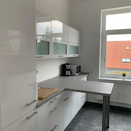 Moderne 4 Zimmer Apartment Mit Bergblick Stadtzentrum Contactless Check-In Gehrden  Exterior photo