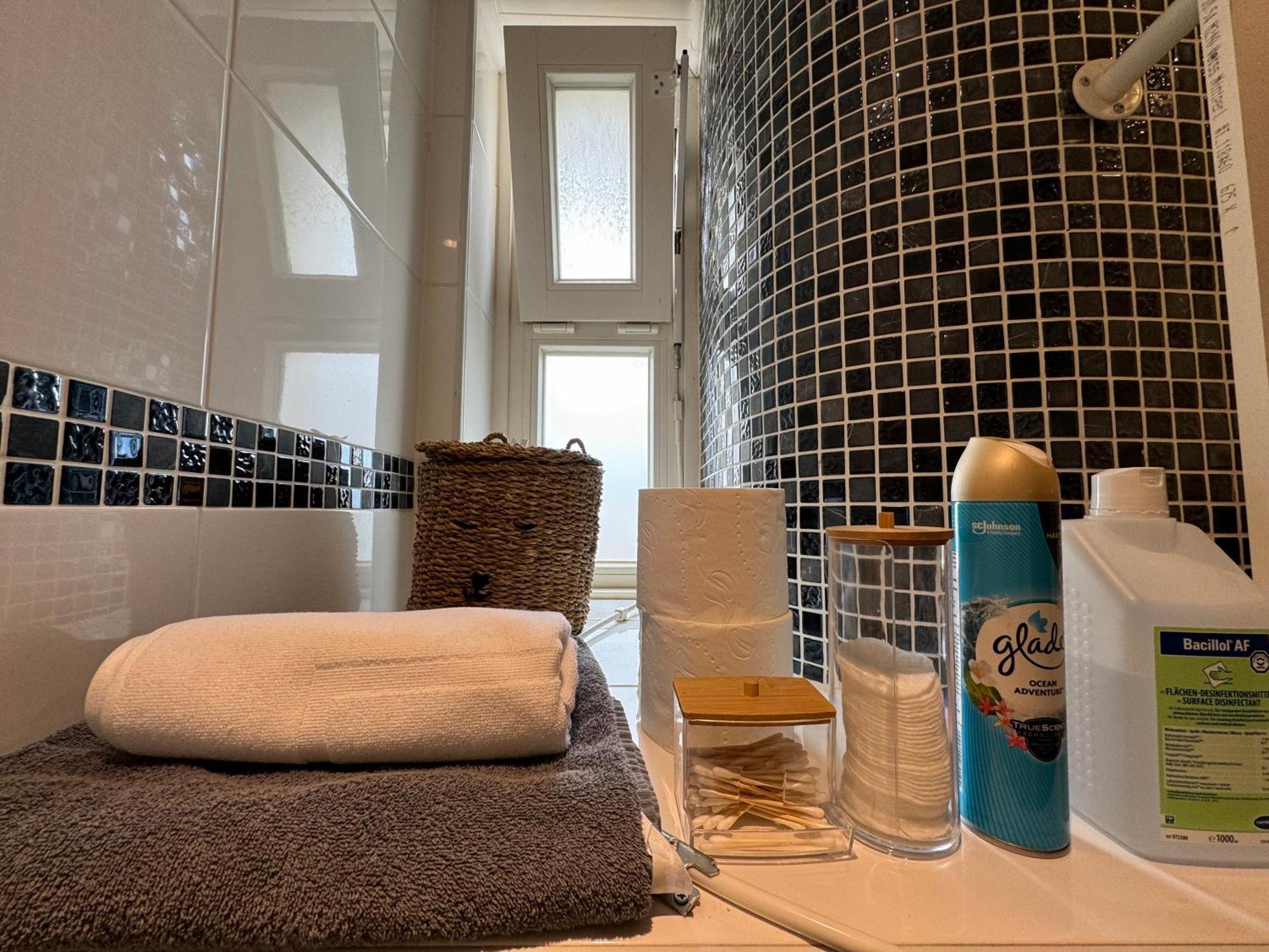 Moderne 4 Mit Bergblick Stadtzentrum Contactless Check-in Apartment Gehrden (Lower-Saxony)